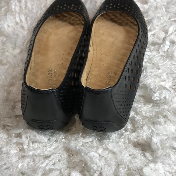 NATURALIZER- N5 COMFORT LASER CUT FLATS - Picture 5 of 10